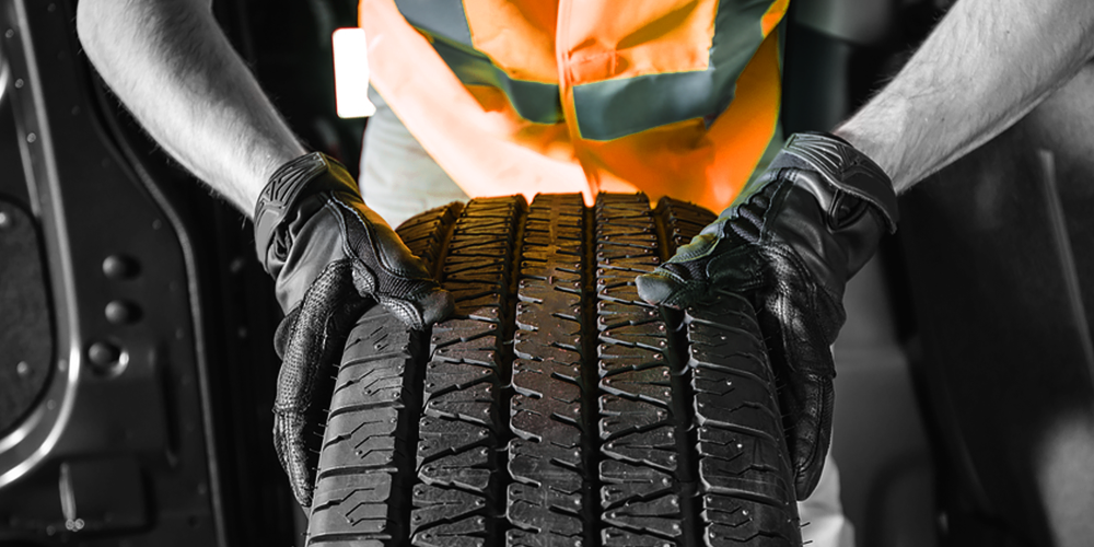 https://www.yallatyre.com/media/mgs_blog/blog122.png Reasons Why Your Tyre Can Burst and How to Avoid It