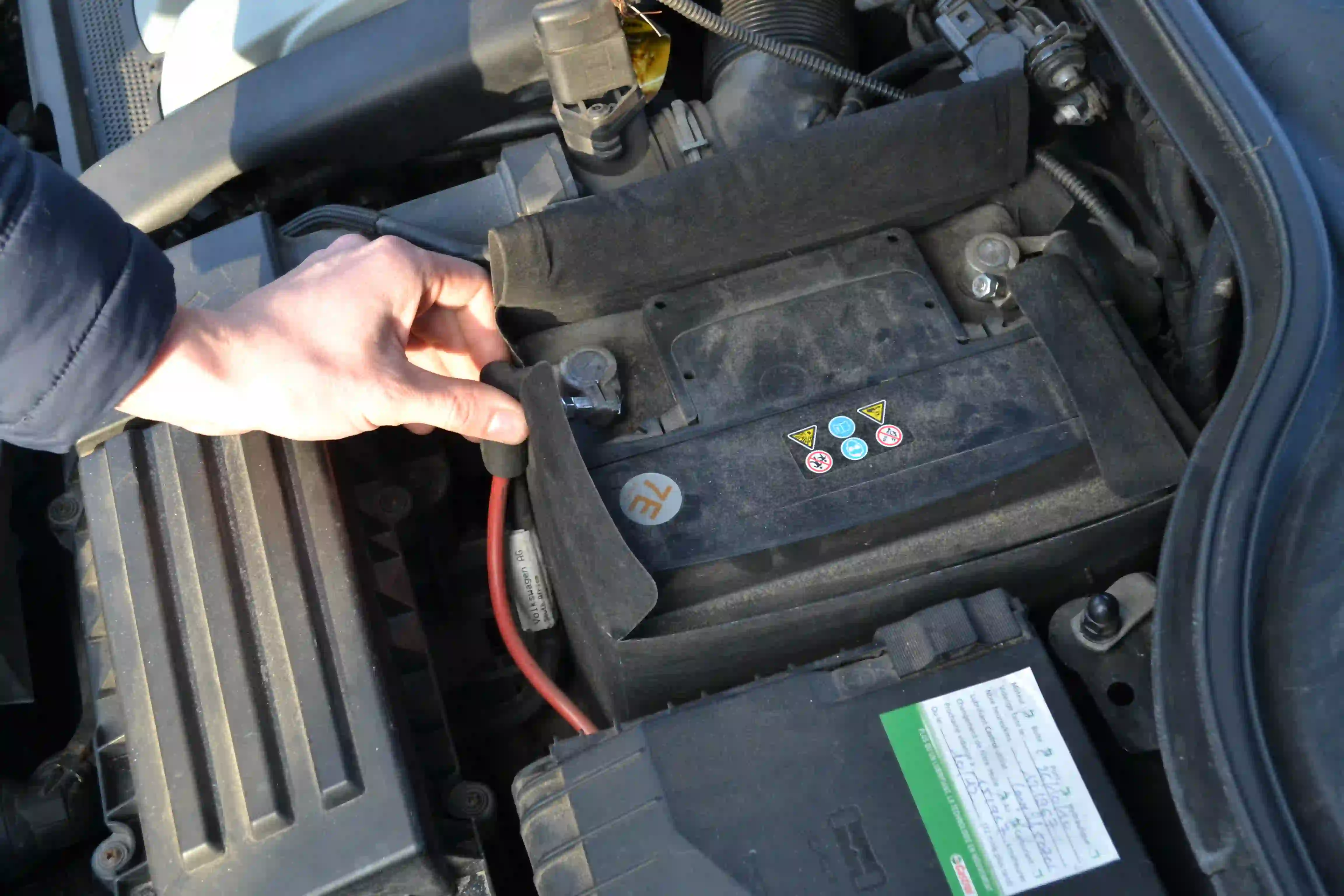 Quick Fix for Battery Failure: Dubai’s On-the-Go Replacement Services