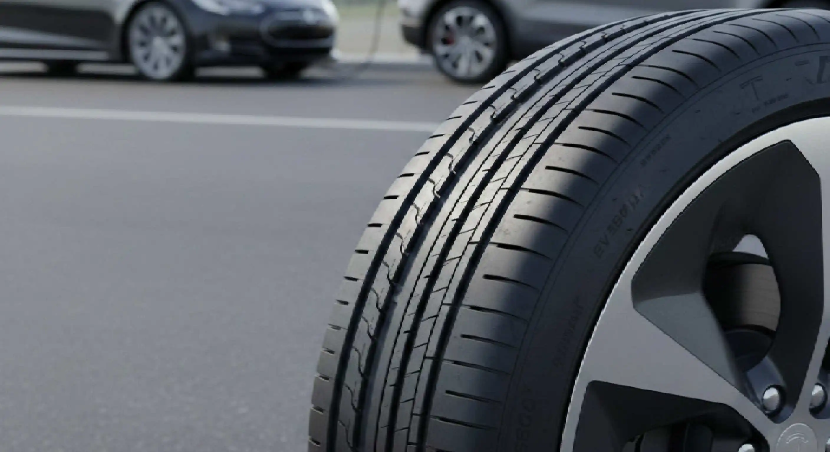 Why Tesla and Other EVs Need Different Tyres Than Petrol Cars (EV Tyre Wear Guide)