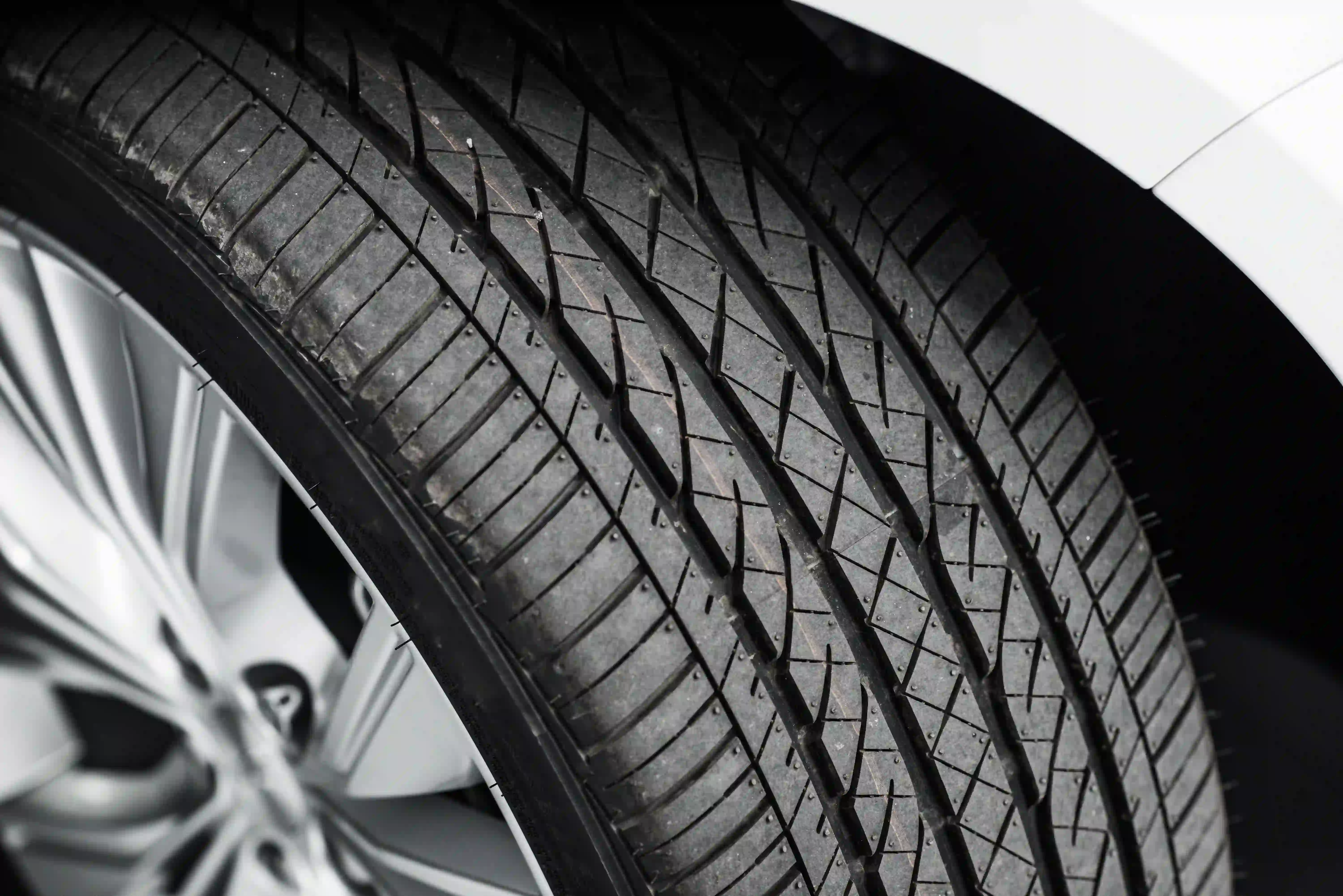 Top International Tyre Brands Gaining Popularity in the UAE